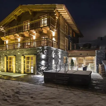 Located In The Exclusive Area Of Oberlech