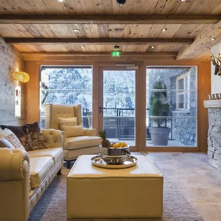 Apartamento Located In The Exclusive Area Of Oberlech *